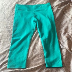 Fabletics Mid Rise PowerHold Capri
